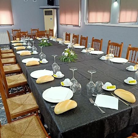 Restaurante & Hostal El Volante Moraleja Exteriör bild