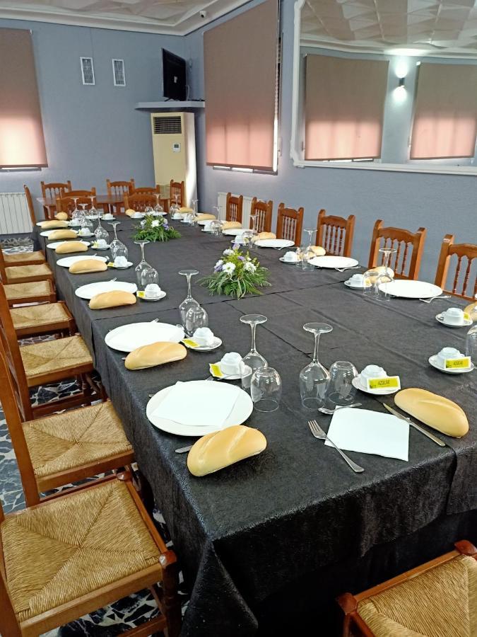 Restaurante & Hostal El Volante Moraleja Exteriör bild
