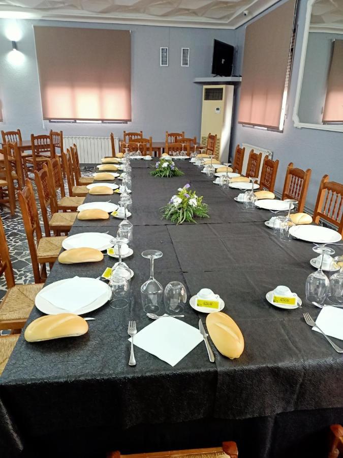 Restaurante & Hostal El Volante Moraleja Exteriör bild